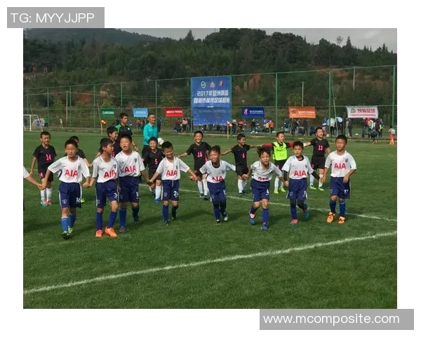 广州足球队的默契配合揭秘:从战术到团队精神的全景分析 广州足球队的默契配合揭秘:从战术到团队精神的全景分析