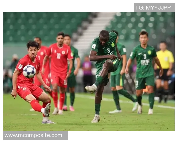 平阳足球队与河内足球俱乐部激战正酣期待精彩对决与精彩进球