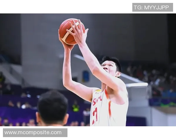 胡金秋：从青涩新星到篮球场上的闪耀巨星之路