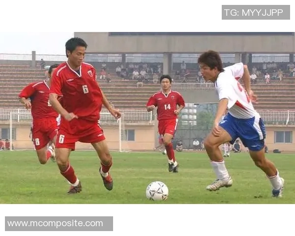 大宫松鼠与冈山绿雉的激烈对决展现足球魅力与团队精神 大宫松鼠与冈山绿雉的激烈对决展现足球魅力与团队精神